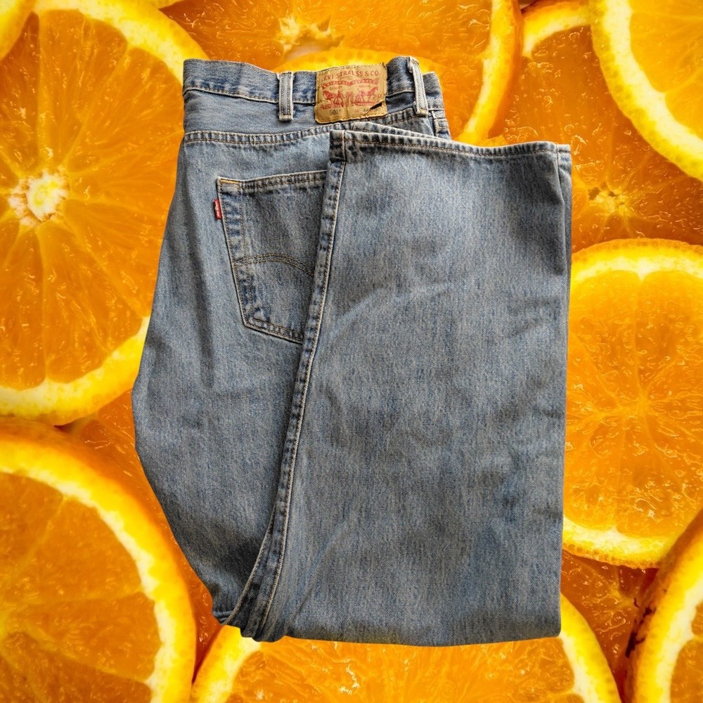 Levi Strauss 501 Mens Jeans Button Fly Light Wash Denim Size 44‎